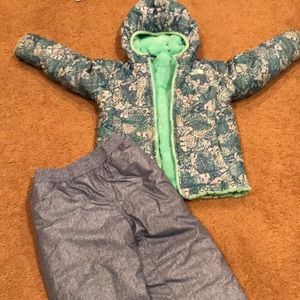 North face girls winter coat/ snow pant set